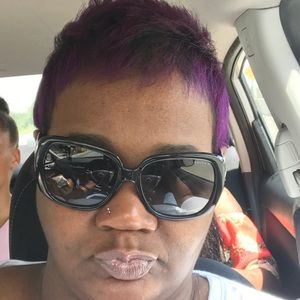 Meet your Posher, Alicia